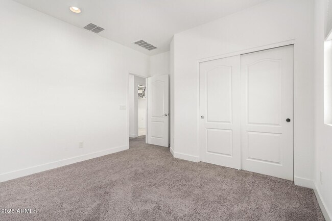 Building Photo - 5221 N 79th Dr