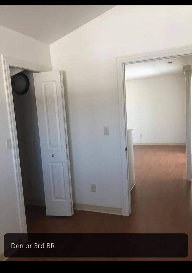 Building Photo - 2720 Hidden Dr