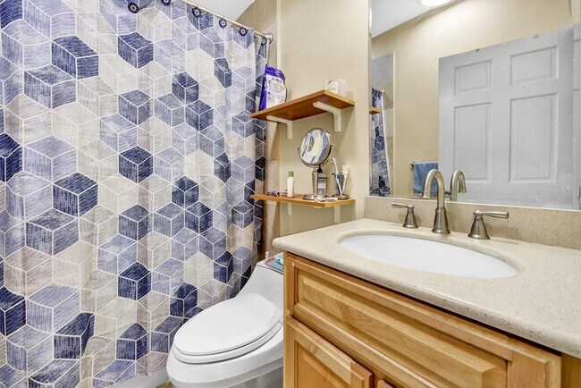 Building Photo - 283 Western Ave