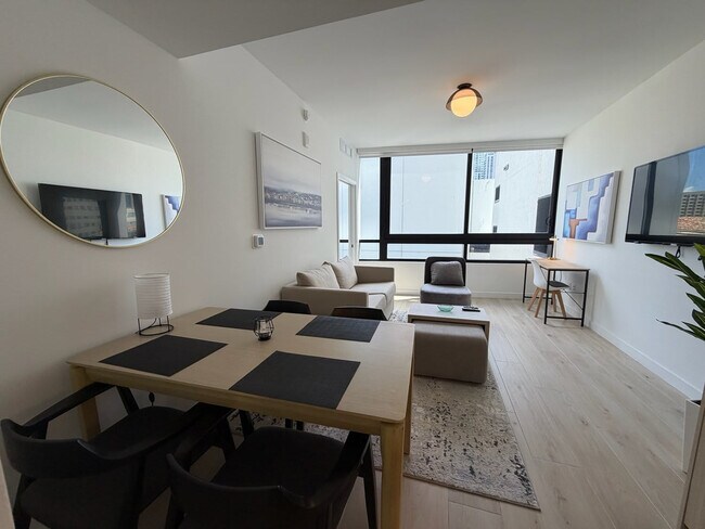 Building Photo - 225 N Miami Ave