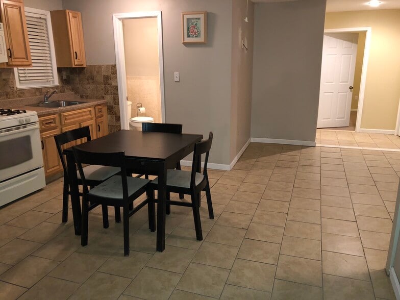 Building Photo - 272 Cleveland Ave