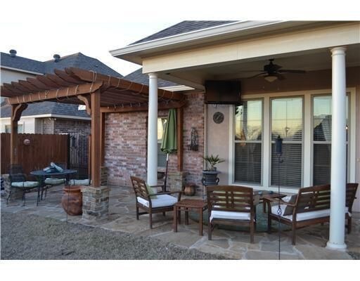 Building Photo - *NEW PRICE*BEAUTIFUL GATED ST. CHARLES COURT*