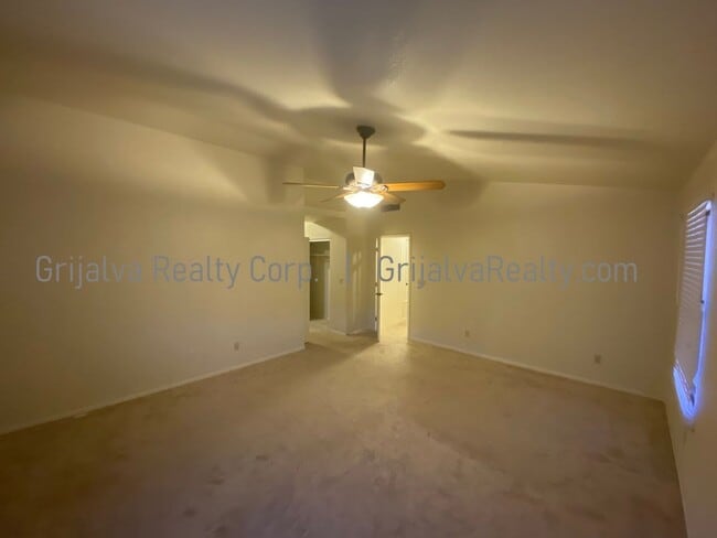 Building Photo - Amazing 5 BD, 3 BA House + Pool! This Oro ...