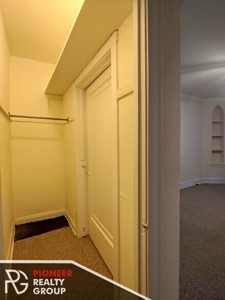 Building Photo - 4831 N Damen Ave