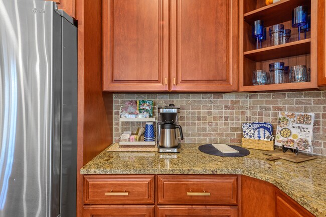 Building Photo - 2665 Breton Ridge Dr