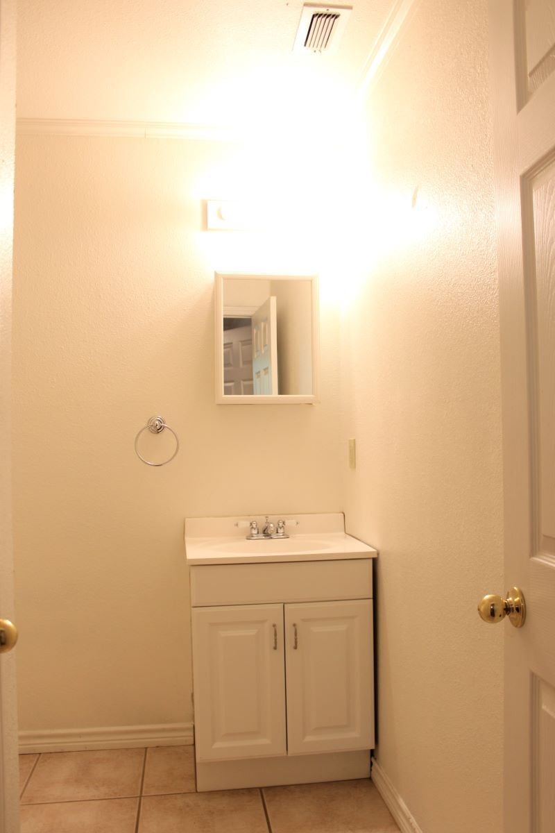 Bathroom 2 - 2575 W Denman St