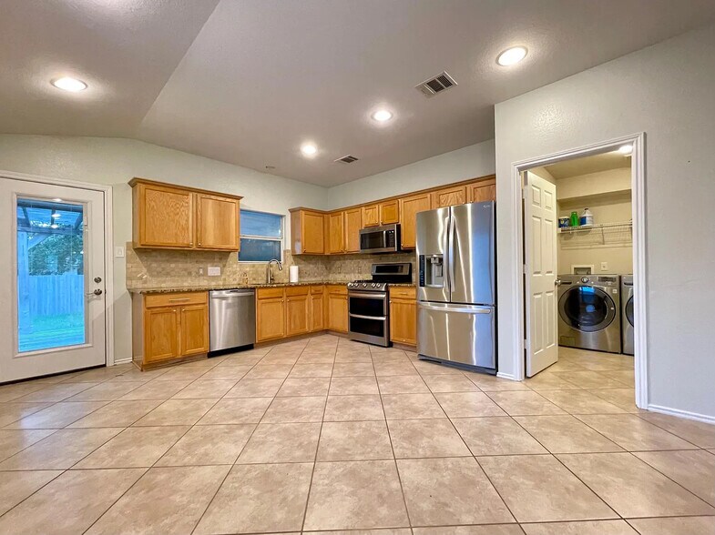 Building Photo - 3468 Flowstone Ln