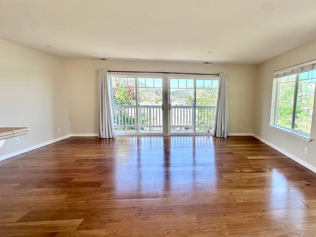 Building Photo - San Rafael Hillside Retreat