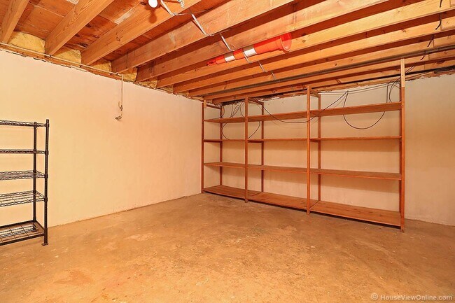 Building Photo - 2031 Allen Dr