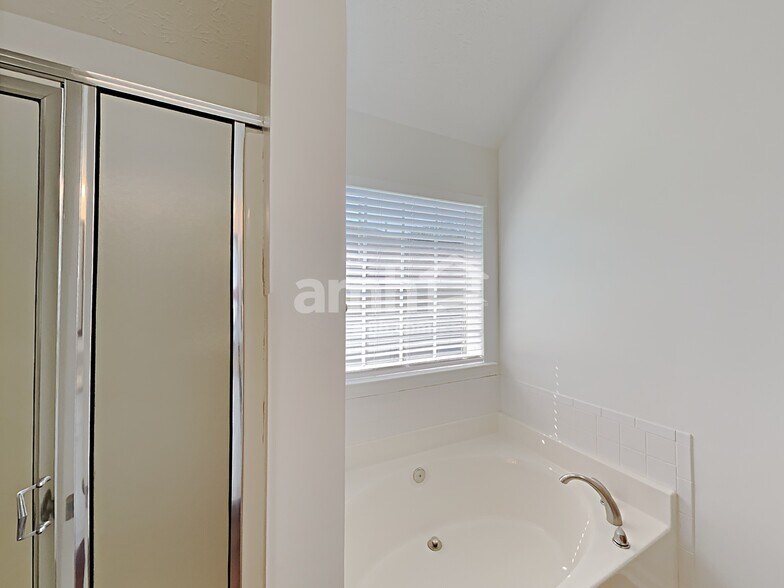 Building Photo - 949 Durham Way