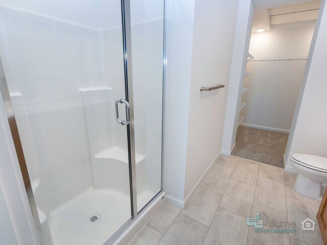 Building Photo - Bright 2-Bedroom, 2.5-Bathroom Home in Hillsboro