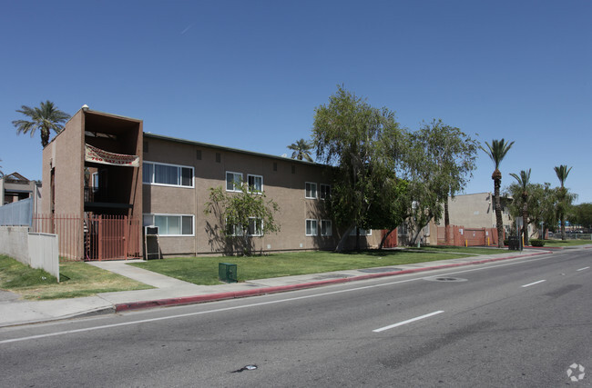 Building Photo - Desert Oasis Apartments