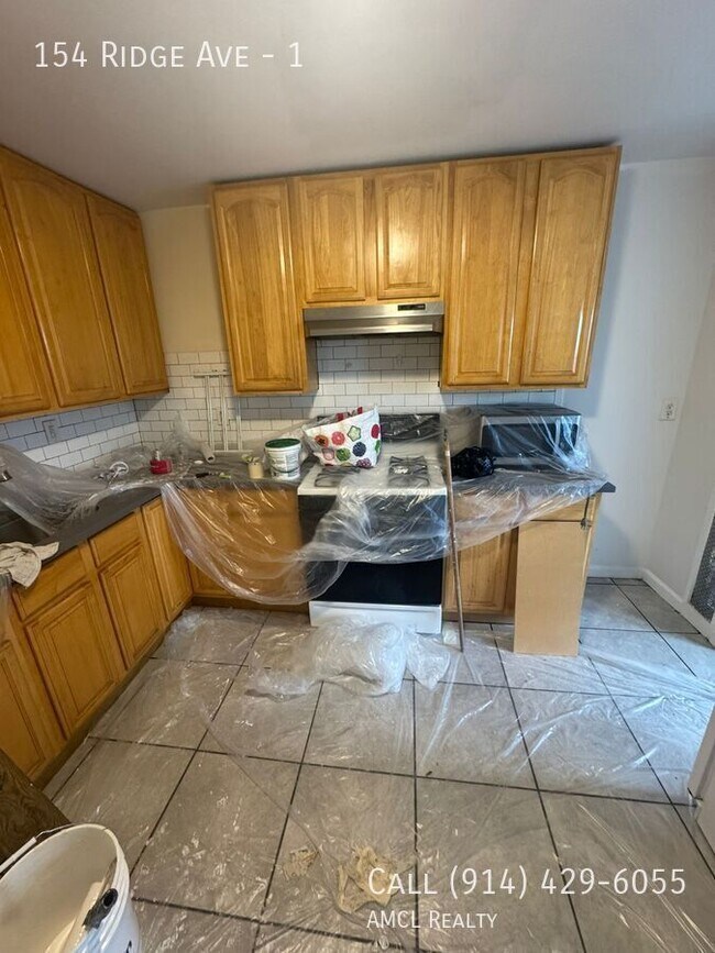 Building Photo - 154 Ridge Ave