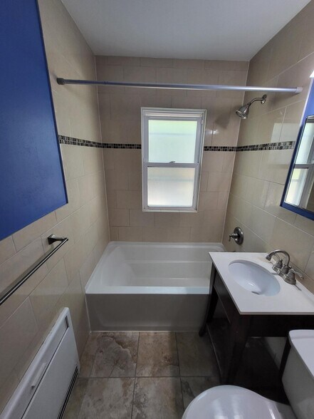 Building Photo - 1305 Jewel Ct