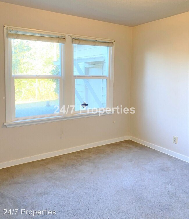 Building Photo - 2 br, 1 bath House - 1365 Pearl Street NE