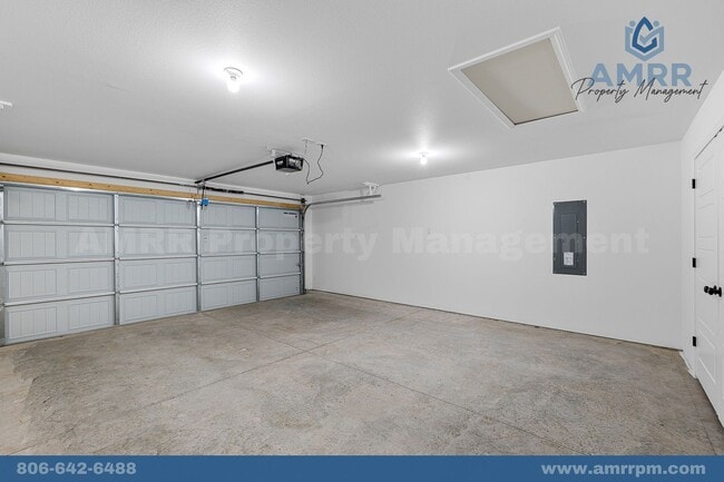 Building Photo - 125 SW Vicki St