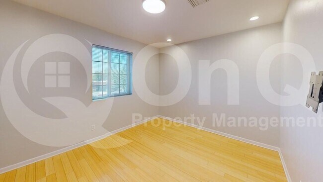 Building Photo - 3700 N San Sebastián Dr