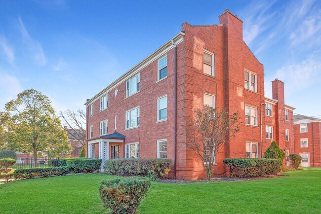 Building Photo - 1001 W Howard St