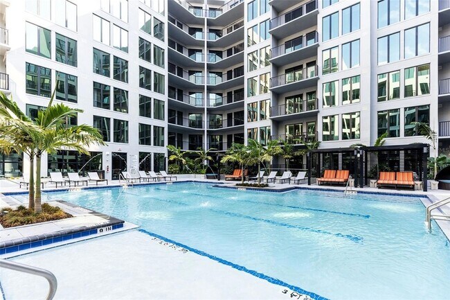 Building Photo - 1991 Main St