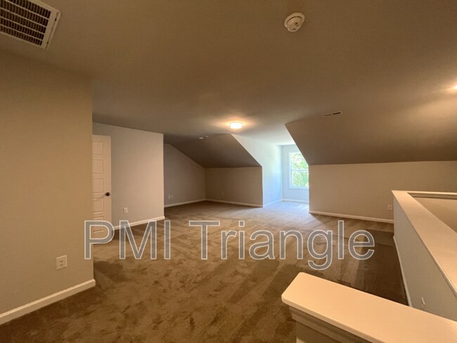 Building Photo - 272 Shingle Oak Rd