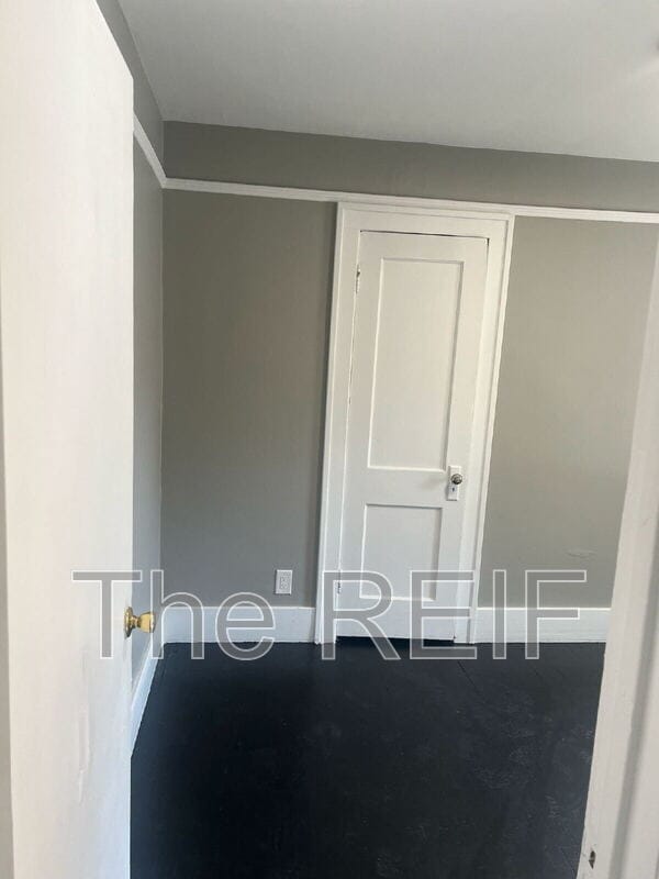 Building Photo - 7543 Lozier Ave