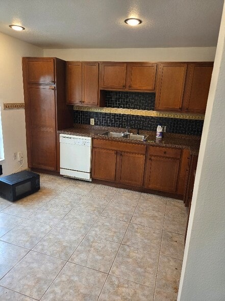 Building Photo - 9713 Commerce St