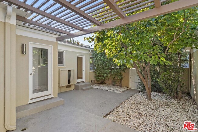 Building Photo - 6289 Commodore Sloat Dr