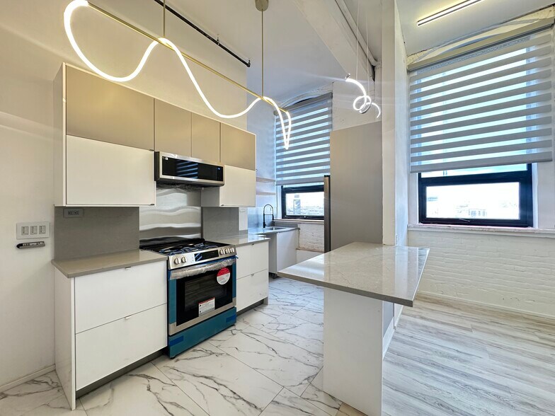 Building Photo - 109 Summer St