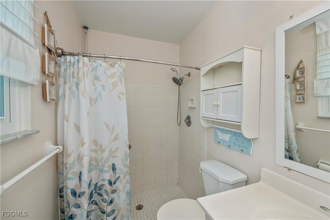 Building Photo - 4001 E Sunflower Cir