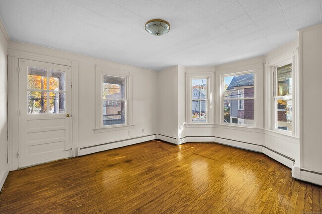 Building Photo - 31 Wolcott Ave