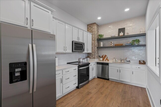 Building Photo - 1011 Swamp Harrier Ave