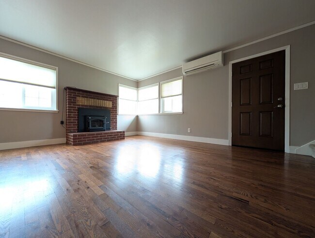 Primary Photo - Great 3 bed/2bath home in Eugene