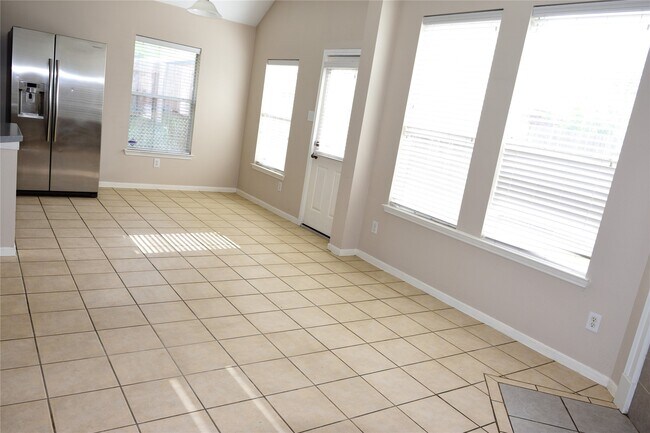 Building Photo - 2705 Hewn Rock Way