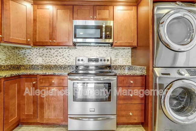 Building Photo - 6301 Stevenson Ave