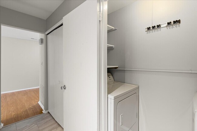 Building Photo - 504B Mulberry Cove