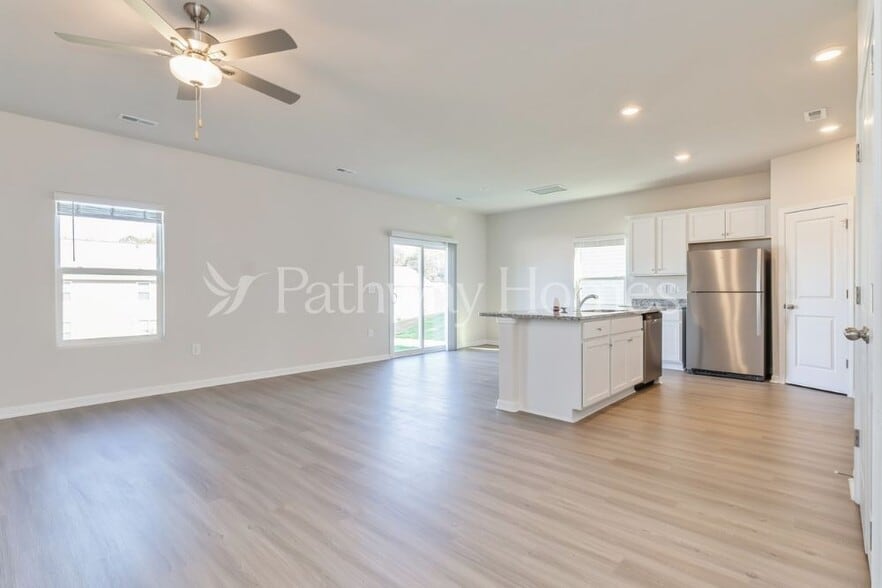 Building Photo - 2041 Transatlantic Ave