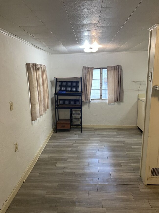 Building Photo - 1 bedroom cottage near Downtown Tavares