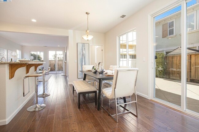 Building Photo - 463 W Felicidad Ave