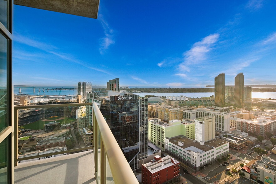 Building Photo - 800 The Mark Ln