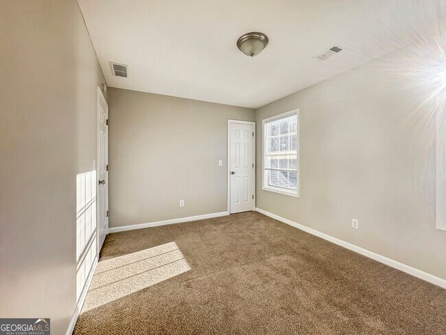 Building Photo - 3340 Summit Pl Dr