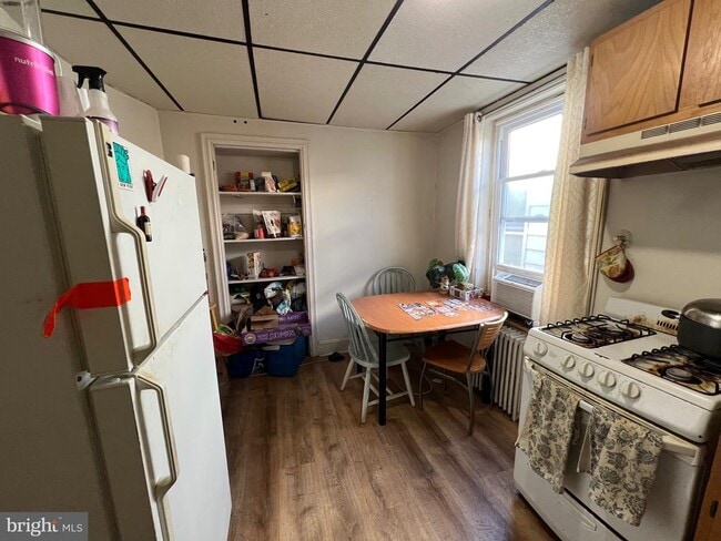 Building Photo - 1709 W Montgomery Ave