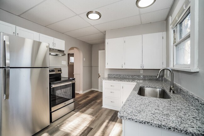 Building Photo - 1959 Barrows St