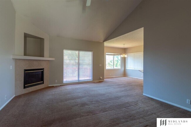 Building Photo - 1007 Woodview Dr