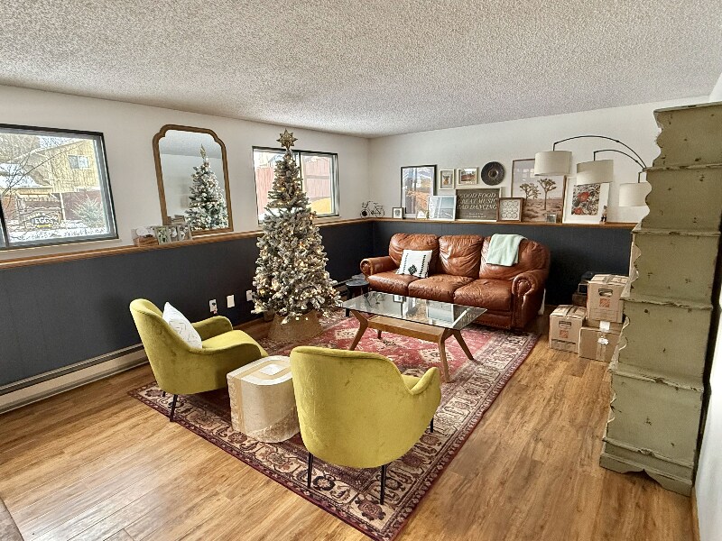 Building Photo - 1012 Wagonwheel Dr