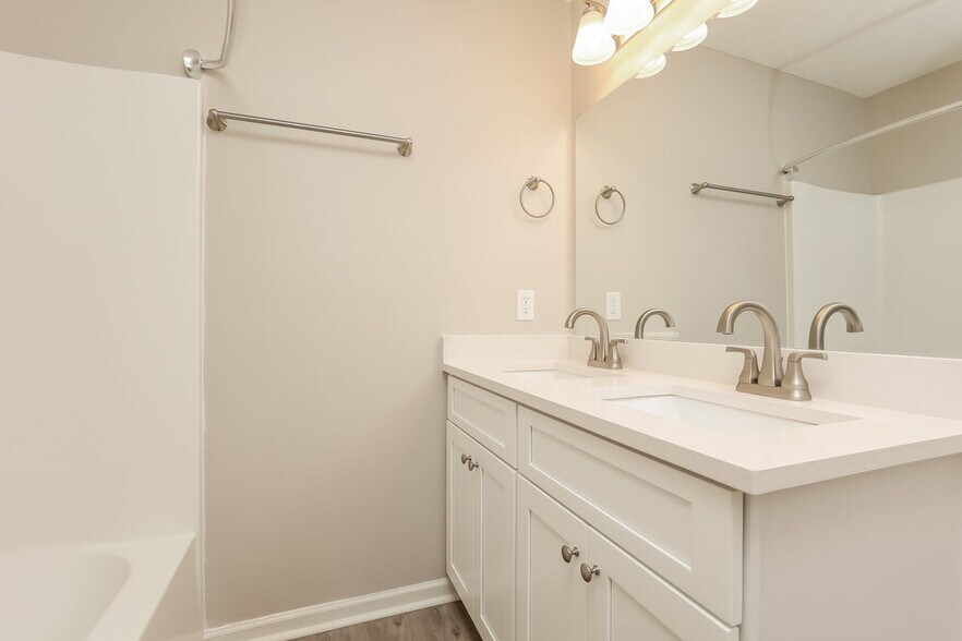 Building Photo - 5068 Tabitha St