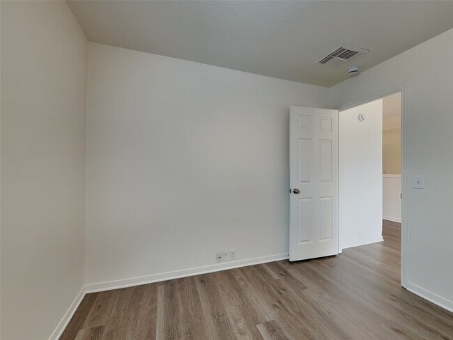Building Photo - 11806 Skydale Dr