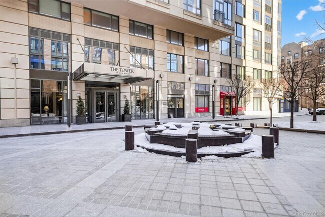 Building Photo - 10 City Pl