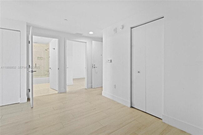 Building Photo - 16385 Biscayne Blvd