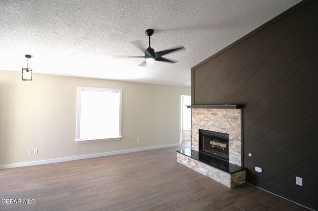Building Photo - 4517 Loma Canada Ct
