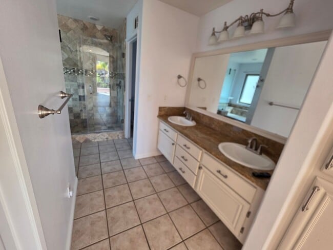 Building Photo - Gorgeous Entertainers Dream Home
